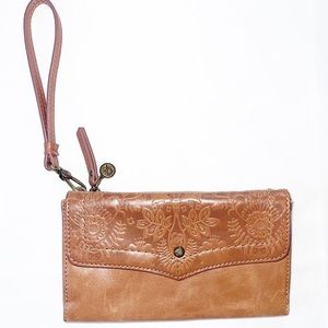 thesak Wristlet!